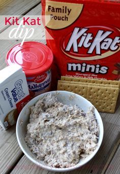 Kit Kat Crunch Dip M Football Dessert, Dessert Dip Recipes, Dessert Dip, Sweet Dips, Basketball Party, Dip Recipes Easy, Yummy Dessert, Dessert Dips, Vanilla Wafers