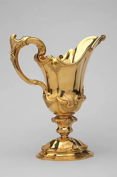 The glitterati's gold: Imperial Treasures from Vienna – in pictures | Art and design | The Guardian Gold Objects, Character Challenge, Kunsthistorisches Museum Vienna, Icon Game, Antique Tiffany, Gold Car, Arte Indie, Gold Furniture, Arte Alien