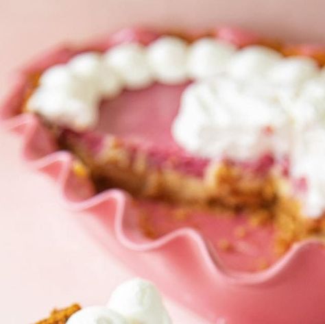 Peabody Johanson on Instagram: "This Cherry Key Lime Pie is a twist on classic key lime pie by adding tart freeze dried cherries to give it a cherry limeade flavor.

Full recipe link in bio or Google “Cherry Key Lime Pie Sweet ReciPEAs”" Cherry Limeade, Dried Cherries, Lime Pie, Key Lime Pie, Freeze Dried, Freeze Drying, Key Lime, Tart, Link In Bio