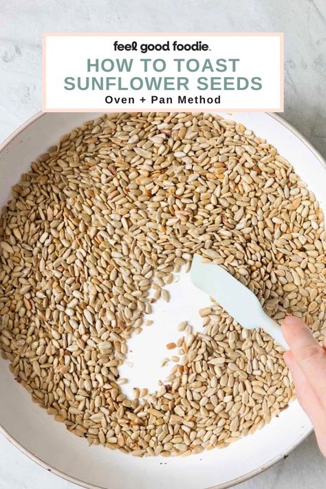 Roasting Sunflower Seeds, Sunflower Seed Recipes, Trail Mix Cookies, Raw Pumpkin Seeds, Oven Pan, How To Roast, Kitchen Skills, No Calorie Snacks, Cooking Tutorials