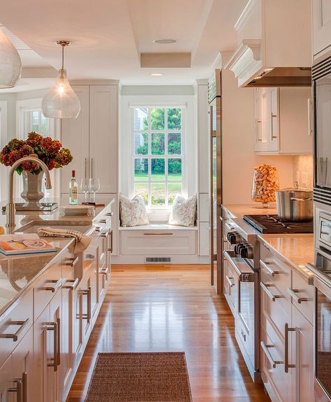 Charming modern cottage style kitchen with a comfy window seat [From: Polhemus Savery DaSilva] Galley Kitchen Remodel Ideas, Long Narrow Kitchen, Beach Style Kitchen, Window Seat Kitchen, Galley Kitchen Design, Galley Kitchen Remodel, Cottage Style Kitchen, Galley Kitchens, Narrow Kitchen