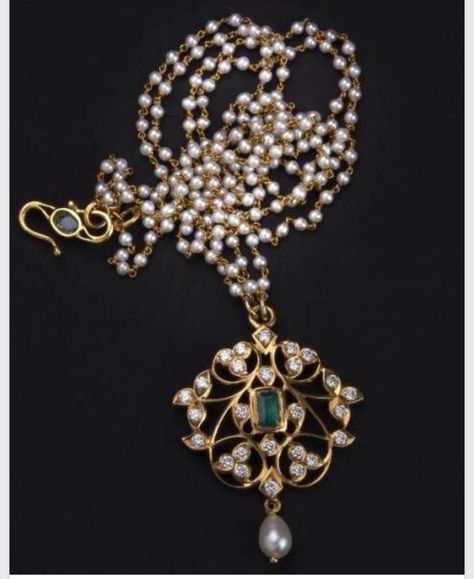 Pearls! Diamond Locket, Pearl Necklace Designs, Gold Pendant Jewelry, Wedding Jewellery Collection, Gold Jewellery Design Necklaces, Emerald Pendant, Gold Earrings Designs, Gold Jewelry Indian, Antique Necklace