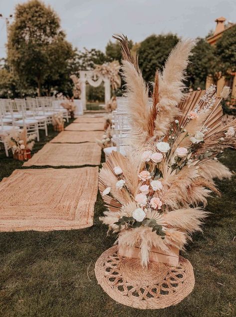 Catalogo | Lovely Couple Boohoo Wedding, Wedding Cermony, Boho Backdrop, Rustic Farm Wedding, Joshua Tree Wedding, Bohemian Wedding Decorations, Boho Wedding Flowers, Country Theme Wedding, Boho Garden