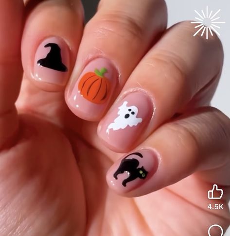 Halloween Nails Witch Hat, Witch Hat Nail Art, Halloween Witch Nails Design, Retro Halloween Nails, Witch Hat Nails, Halloween Nails Witch, Cat Halloween Nails, Halloween Cat Nails, Silly Nails