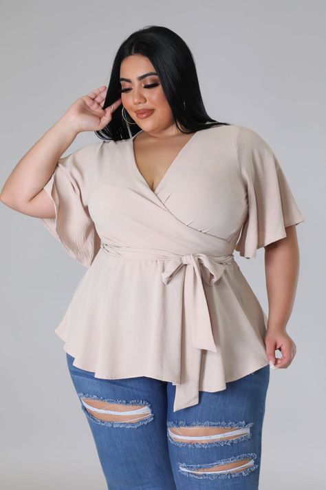 Rossie Babe Top PlusSizeSummerStyle #summervivibes #plussizefashionista #ootd #plussizequeen #plussize #summerfashion. https://whispers-in-the-wind.com/the-ultimate-plus-size-outfit-guide-summer-in-style/?296 Big Tops Outfit, Big Size Tops Fashion For Women, Feminine Outfits Plus Size, Big Belly Outfits, Big Belly Outfits Plus Size, Top For Plus Size Women, Pantyhose Skirt, Plus Size Summer Outfits, Plus Size Top