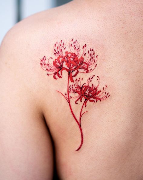 Spider Lily Flower Tattoo, Spider Lily Flower, Lily Flower Tattoo, Red Flower Tattoos, Red Tattoo Ideas, Lily Flower Tattoos, Red Spider Lily, Red Tattoo, Spider Lily