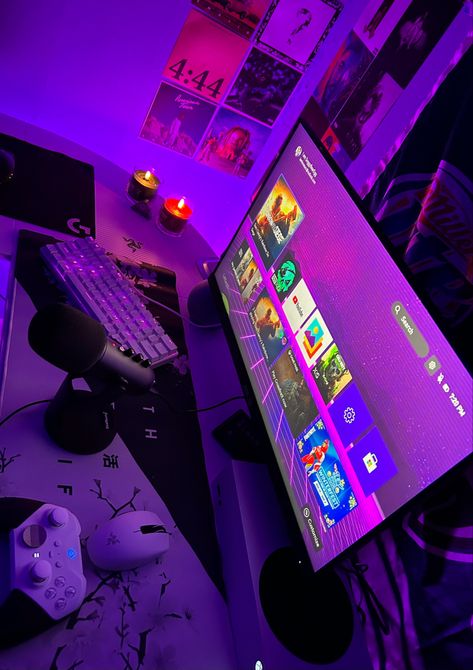 Black Gaming Aesthetic, Xbox Gaming Setup Bedroom, Nintendo Switch Gaming Setup, Xbox Setup, Ps5 Setup, Gaming Setup Bedroom, Dark Academia Room Ideas, Small Room Setup, Set Up Gamer