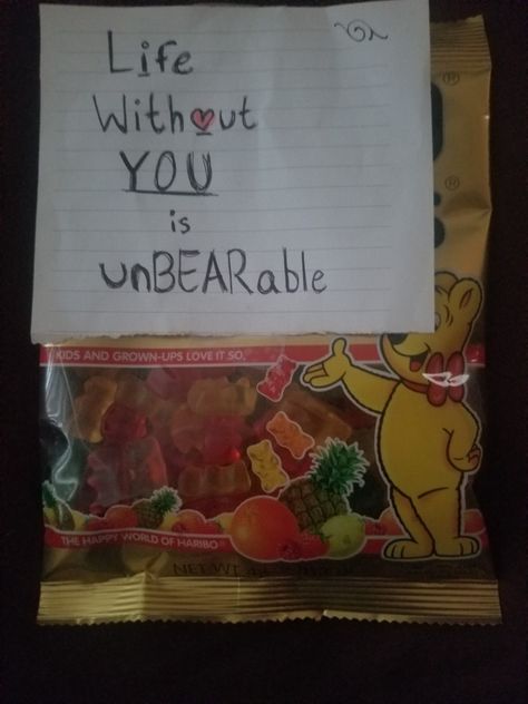 Gummy bears for your boyfriend idea Diy Gummy Bears, Haribo Gummy Bears, Cute Phrases, Bear Card, Life Without You, Bear Birthday, Gummy Bear, Your Boyfriend, Gummy Bears