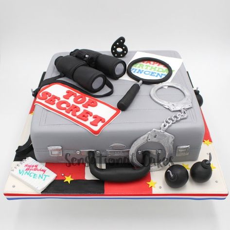 Spy Birthday Cake, Detective Cake, Spy Kids Movie, Suitcase Cake, 9 Birthday, Spy Party, Movie Birthday, Spy Kids, 13th Birthday