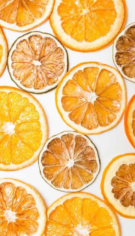 Dehydrate Citrus, Lemon Vodka Drinks, Dehydrated Orange Slices, Homemade Crunchwrap, Citrus Slices, Citrus Recipes, Homemade Crunchwrap Supreme, Lemon Drink, Dried Lemon