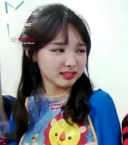 #Nayeon Disgusted Face, Double Meaning, Blackpink Memes, Dara Kpop, Funny Kpop Memes, Im Nayeon, Memes Kpop, Meme Faces, Lucky Girl