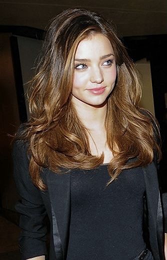 Miranda Kerr Hair Color, Miranda Kerr Makeup, Miranda Kerr Outfits, Miranda Kerr Hair, Angel Skull, Miranda Kerr Style, Nice Hair, Long Layered Haircuts, Miranda Kerr