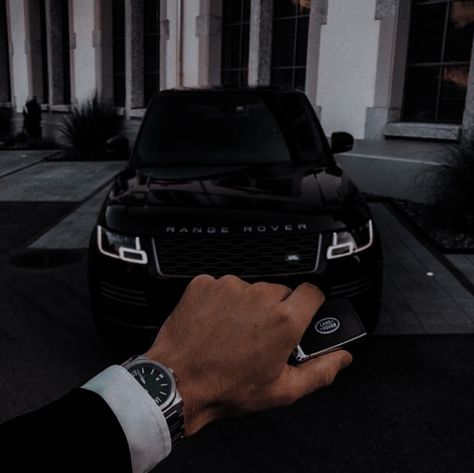 Luxury Lifestyle Rich Life, Mens Luxury Lifestyle, Luxury Lifestyle Aesthetic, Faceless Men, Gentleman Aesthetic, Rich Boy, Rich Lifestyle, Aesthetic Boy, Luxury Aesthetic