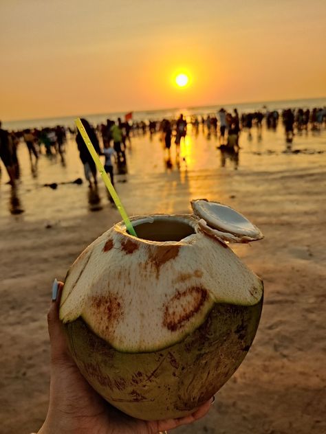 juhi beach, mumbai, maharashtra, travel, india, beach Puri Beach Aesthetic, Mumbai Places, Juhu Beach Mumbai, Maharashtra Travel, Mumbai Beach, Puri Beach, Juhu Beach, Beach Selfie, Mumbai City