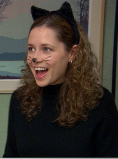 Cat Pam Beesley Creative Diy Couples Costumes, Pam Cat Costume The Office, Pam Beasley Costume, Pam The Office Icons, Pam Beesly Costume, Pam Beesly Outfit, Pam Beesly Icon, The Office Halloween Costumes, Angela The Office