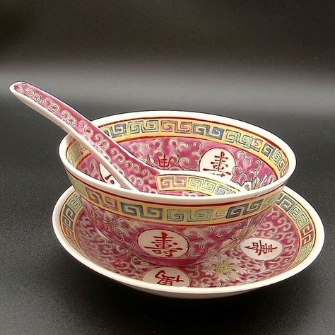 Chinese Red Mun Shou Famille Longevity Pattern, Bowl, Plate, Soup spoon, Vintage Chinese Bowls Ceramic, Chinese Utensils, Chinese Dinnerware, Chinese Table Setting, Omakase Restaurant, Spoon Pattern, Kalamkari Art, Chinese Bowl, Chinese Dinner