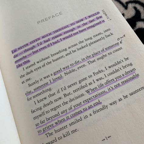 Twilight Saga book annotation Key Harry Potter, Annotating Books Key, Twilight Saga Quotes, Twilight Videos, Annotating Books, Twilight Saga Books, Twilight Quotes, Book Tabs, Book Annotations