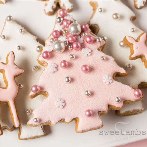 Cookie Decorating Birthday, Winter Wonderland Cookies, Pink Christmas Cookies, Wonderland Cookies, Pink Winter Wonderland, Christmas Sugar Cookies Decorated, Vintage Pink Christmas, Decorating Birthday, Winter Cookie