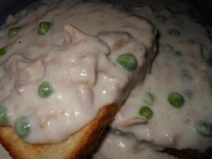 Creamed Tuna On Toast, Tuna On Toast, Creamed Tuna, Tuna Dishes, Tuna Fish Recipes, Instant Pots, Canned Tuna Recipes, Creamed Peas, Tuna Recipes