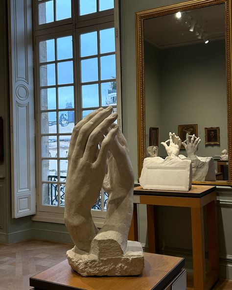 Rodin Museum Paris, Paris Sculpture, Paris In April, Rodin Sculpture, Museum In Paris, Rodin Museum, Hands Photos, Auguste Rodin, Hand Reference