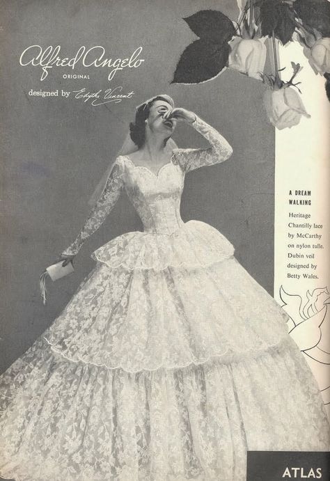 *~my house is cuter than yours~*: Alfred Angelo Original designed by Edythe Vincent ... Alfred Angelo Wedding Dress, Bohemian Style Gown, 1950s Wedding Dress, 1950s Wedding, Vintage Wedding Photos, Alfred Angelo, Irish Wedding, Wedding Gowns Vintage, Wedding Dress Trends