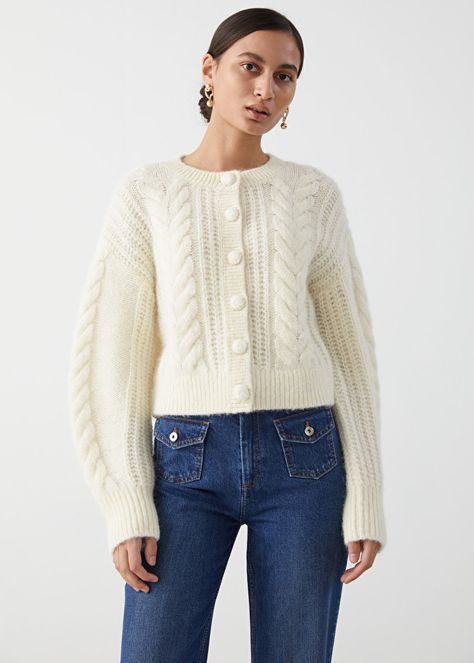 Cropped Cable Knit Cardigan - White - Cardigans - & Other Stories Women Knitted Sweater, Capsule Wardrobe Basics, Best Cardigans, Short Blanc, Knitwear Trends, Outwear Fashion, Capsule Wardrobe Essentials, Oversize Pullover, Winter Capsule Wardrobe