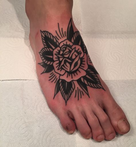 Mandala Foot Tattoo, Floral Foot Tattoo, Henna Tattoo Foot, Cute Foot Tattoos, Tattoo Foot, Foot Tattoos For Women, Tattoos For Women Flowers, Flower Tattoo Shoulder, Flower Tattoo Arm