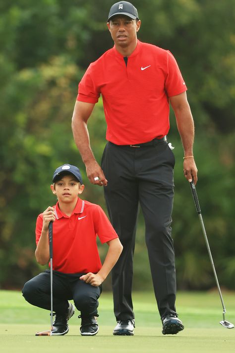 Tiger Woods Gives Son Charlie, 11, Big Hug After Showing Off Twinning Swings in First Tournament Together Tiger Woods Outfit, Tiger Woods Aesthetic, Golf Shoot, Famous Golfers, Mens Golf Fashion, Woods Design, Golf Tiger Woods, Tiger Wood, British Style Men