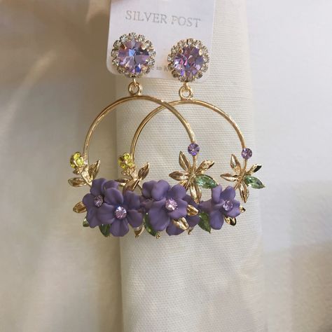 *❦@oliwiasierotnik❦* Anting Manik, Horn Pendant Necklace, Inexpensive Jewelry, Swarovski Necklace, Purple Earrings, Fancy Jewellery, Rhinestone Designs, Crystal Necklace Pendant, Girly Jewelry