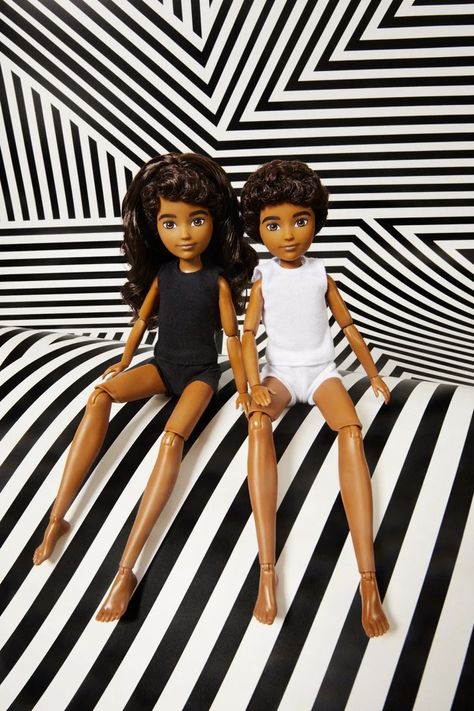 Mattel, which calls this the world’s first gender-neutral doll, is hoping its launch redefines who gets to play with a toy traditionally deemed taboo for half the world’s kids. Doll Magazine, Generation Alpha, Art Direction Photography, Gender Nonconforming, Gender Fluid, Lgbt Rights, Mattel Dolls, Ashley Graham, Doll Play