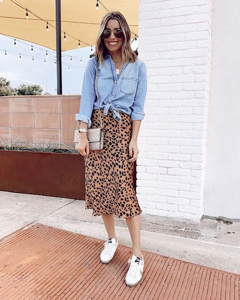 100 Casual Summer Outfit Ideas » Lady Decluttered Golden Goose Outfit, Leopard Print Outfits, Loungewear Outfits, Casual Chique, Leopard Print Skirt, Leopard Skirt, Summer Outfit Ideas, Skirt And Sneakers, Legging Outfits