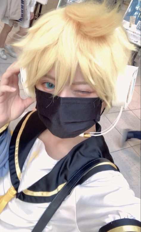 Len Cosplay, Len Vocaloid, Rin Cosplay, Vocaloid Len, Len And Rin, Vocaloid Cosplay, Drawing Hair Tutorial, Rin Y Len, Rin And Len