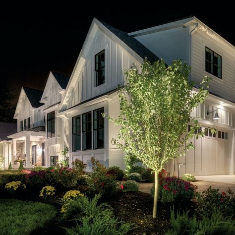 7 Outdoor Lighting Tips to Best Illuminate Your Space | Blog | brick&batten Landscape Lighting Ideas Front Yards, Front Yard Lighting, Exterior House Lights, Farmhouse Outdoor Lighting, Hardscape Lighting, House Lighting Outdoor, Lighting Restaurant, Restaurant Outdoor, Best Outdoor Lighting