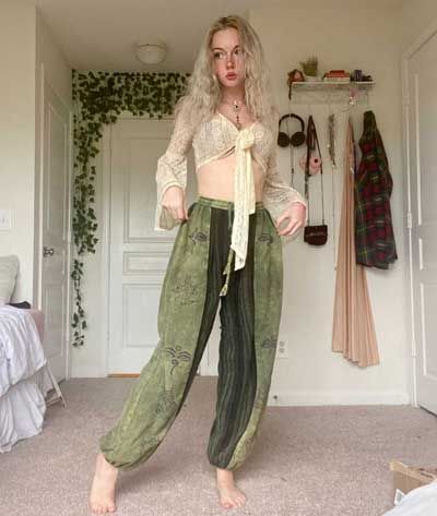 Hippie Pants Outfit, Boho Pants Outfit, Bohemian Pants Outfit, Long Summer Skirts, The Little Bazaar, Hippie Boho Outfits, Summer Long Skirts, Harem Pants Outfit, Harem Yoga Pants