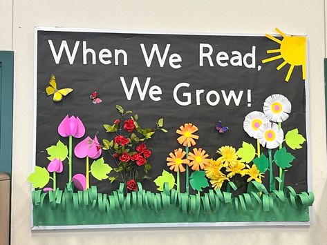 Spring Library Bulletin Boards, Garden Bulletin Boards, Spring Library, Garden Theme Classroom, School Library Book Displays, Book Bulletin Board, School Library Bulletin Boards, School Library Decor, Class Bulletin Boards