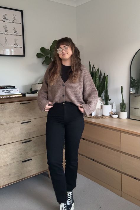 Midsize Fall Office Outfits, Mid Size Outfits Winter, Winter Curvy Outfits, Manali Aesthetic, Mid Size Winter Outfits, Casual Black Outfits, Winter Outfits Curvy, Fall Outfits Curvy, Outfit Ideas Curvy