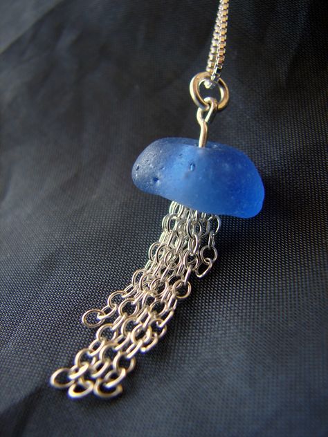 Trendy Jewerly, زجاج ملون, Jewerly Making, Beachglass Jewelry, Sea Glass Crafts, Sea Glass Pendant, Sea Creature, Handmade Wire Jewelry, Sea Glass Necklace