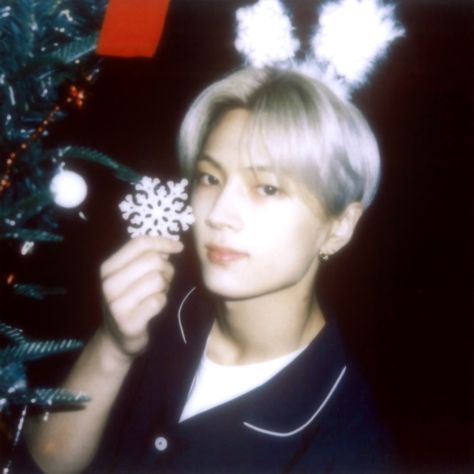 Jay | #enhypen twt Christmas update 231225 Jay Christmas Icon, Enhypen Christmas, Jay Christmas, Jay Icon, Jay Enhypen, Enhypen Jay, Christmas Icons, Christmas Wallpaper, Jay