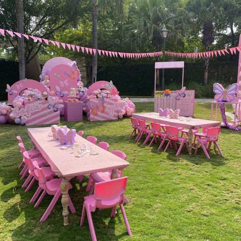 Butterflies Birthday Party Ideas | Photo 11 of 14 | Catch My Party Butterfly Themed Birthday Party, Seventh Birthday, Kids Party Tables, Butterfly Birthday Party, Garden Decor Projects, Birthday Party Tables, Butterfly Party, Birthday Table, Butterfly Theme