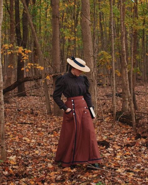 1900s Working Class Fashion, Victorian Riding Outfit, Belegarth Garb, Edwardian Walking Skirt, Cozy Core, Edwardian Skirt, Walking Skirt, Victorian Skirt, Collage Outfits