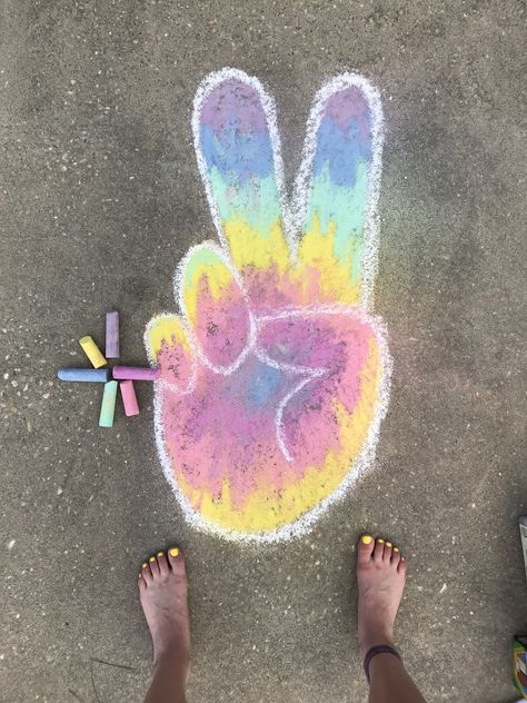 Tie Dye Chalk Art, Pride Chalk Art, Senior Spots, Tie Dye Peace Sign, Chalk Activities, Fun Chalk Art, Chalk Ideas, Street Art News, Sidewalk Sign