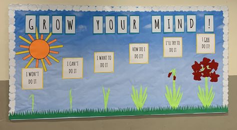 Grow And Glow School Theme, Grow Bulletin Board Ideas, Garden Classroom, Teacher Doors, Back To School Bulletin Boards, Classroom Board, Class Theme, Preschool Class, School Theme