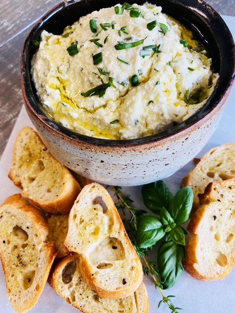 Whipped Feta And Goat Cheese, Herb Dip, Goat Cheese Dip, Feta Dip, Charcuterie Inspiration, Whipped Feta, Charcuterie Cheese, Baked Cheese, Charcuterie Recipes