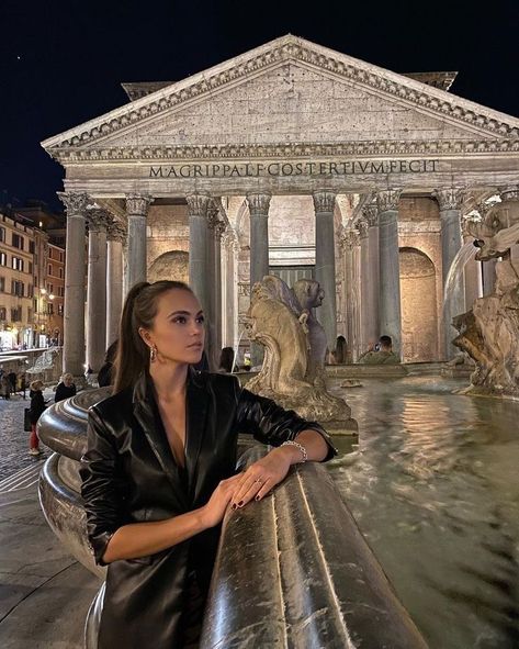 Model Makeup Looks, Rome In December, Self Care Summer, Brunette Ponytail, Rome Pictures, Rome Outfits, Rome Photography, Rome Vacation, Rome Travel Guide