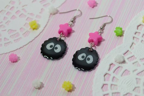 Pastel Soot Sprite Spirited Away My Neighbor Totoro Earrings Dangle Anime Kawaii Cute Studio Ghibli Miyazaki Film https://etsy.me/3LWeVGt #soot #sprite #pastel #kawaii #cute #anime #ghibli #miyzaki #studioghibli #susuwatari #etsyshop Soot Sprite Clay Earrings, Studio Ghibli Polymer Clay Earrings, Shrink Plastic Earrings Diy, Shrinking Plastic Earrings, Shrink Paper Earrings, Shrink Paper Ideas, Ghibli Soot Sprites, Shrink Plastic Ideas, Cute Studio Ghibli