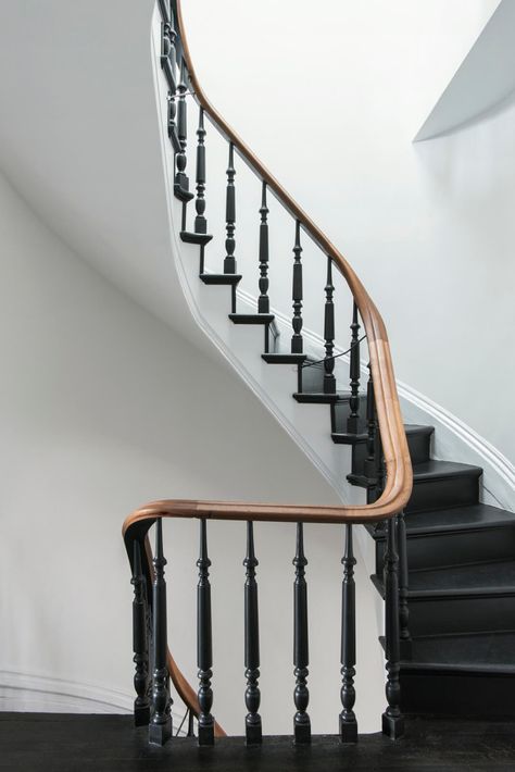 Interior Design Ideas Brooklyn Elizabeth Roberts Park Slope All Black Stairs, Stairs Interior Design, Black Stair Railing, Stairs Interior, Stairs Railing, Interior Stair Railing, Black Stairs, Traditional Staircase, Escalier Design