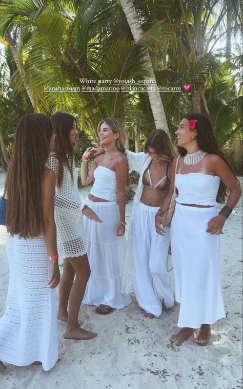 White Beach Outfit, Friendship Photos, Photos Inspo, Fits Inspo, Boracay, White Party, White Outfits, Dress Code, Dress Codes