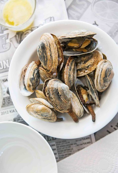 How to Cook and Eat Steamer Clams ~ How to make steamed soft shell clams, otherwise known as steamers, a specialty of New England. ~ SimplyRecipes.com How To Cook Steamers Clams, Steamers Recipe Clams, How To Cook Steamers, Steam Clams, Steamers Recipe, Steamed Clams Recipe, Steamer Clams, England Recipes, Clams Recipe