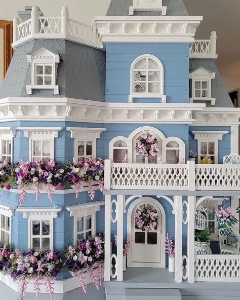 Doll House Outside, Bloxburg Cafe, Miniature Architecture, Custom Dollhouse, 80k Followers, Dollhouse Design, Doll House Plans, Mini Doll House, Doll House Crafts