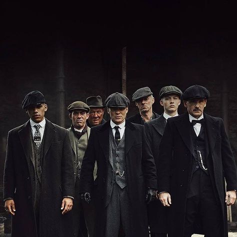 Peaky Blinders Actors, Gold And Black Wallpaper, Peaky Blinders Poster, Peaky Blinders Characters, Space Art Gallery, Peaky Blinders Wallpaper, Gangster Style, Joker Pics, Gangsta Style